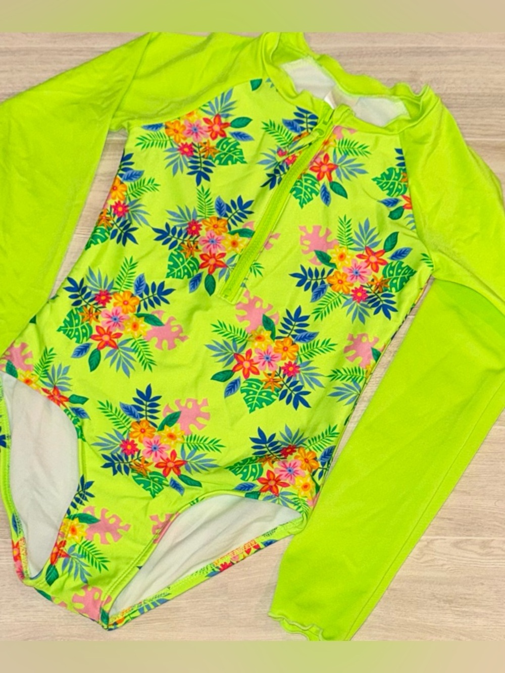 Set of 2 - Floral Rash Guard Swim Suit- size Medium (8) ➕ Swim Tee (NWT)! - Picture 5 of 15
